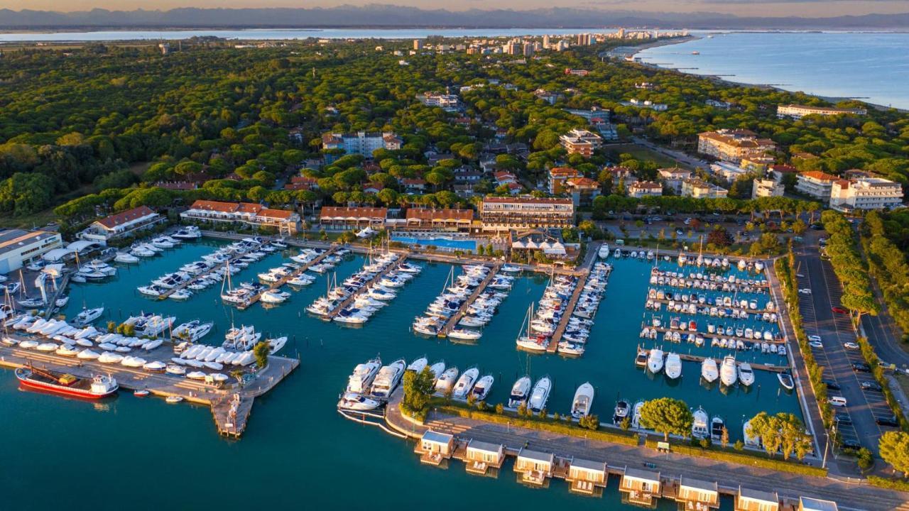 Marina Uno View Apartment Lignano Sabbiadoro Exterior foto